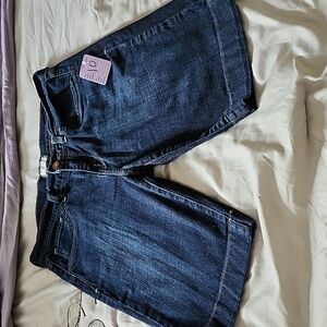 NWOT Women's Levi's 515 Bermuda Jean Shorts Size 10